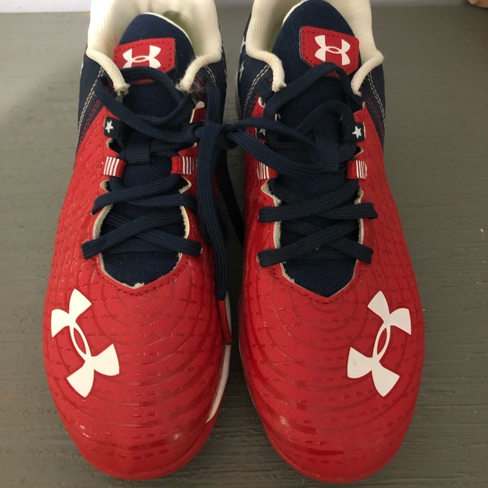 Boys Size 4.5 Bryce Harper baseball cleats in EUC!